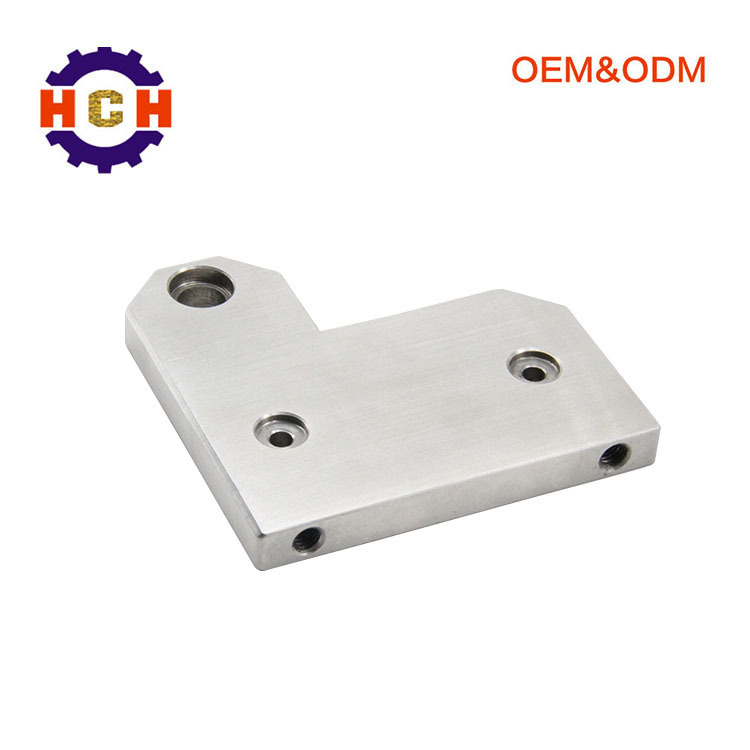 使用cnc精密機械加工汽車內飾件的非標準零件加工由模擬裝置控制.jpg 使用cnc精密機械加工汽車內飾件的非標準零件加工由模擬裝置控制